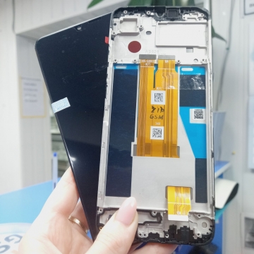 Дисплей Realme C61 (RMX3930)/ C63 (RMX3939)/ Note 60 (RMX3933)  в сборе с тачскрином в рамке (черный) оригинал Service Pack