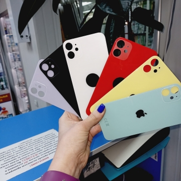 Задняя крышка корпуса iPhone 11 (ув. вырез камеры. стекло, логотип) (зеленый) ориг