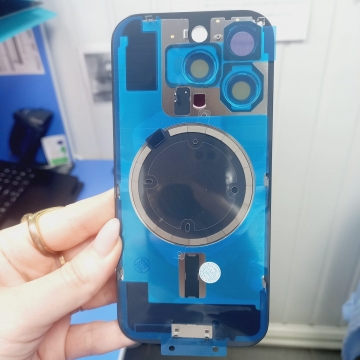 Задняя крышка корпуса iPhone 16 Pro (стекло, логотип) (черный) со стеклом камеры и креплением, Magsafe