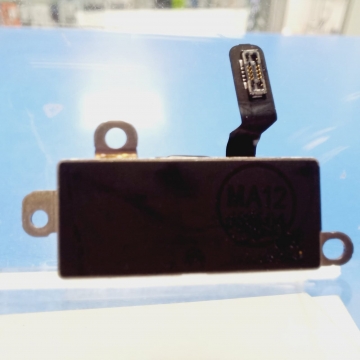 Вибромотор iPhone 16 Pro Max