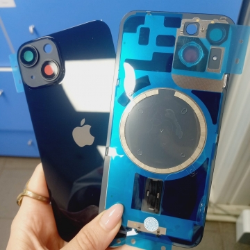 Задняя крышка корпуса iPhone 14 (стекло, логотип) (черный) со стеклом камеры и  креплением. Magsafe
