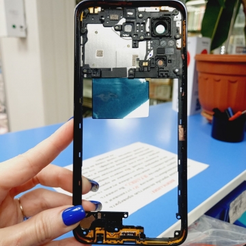 Средняя часть корпуса Infinix Note 30i (X6716) со стеклом камеры (черный)