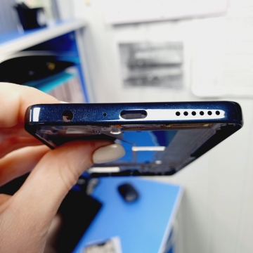 Рамка дисплея Tecno Camon 19 (CI6n) черный