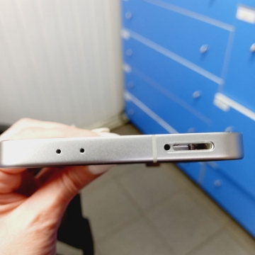 Дисплей Samsung SM-S721F Galaxy S24 FE в сборе с тачскрином в рамке (серебро) оригинал АСЦ p/n GH82-35848B