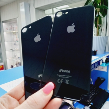 Задняя крышка корпуса iPhone 8 (ув. вырез камеры. стекло, логотип) (черный) ориг