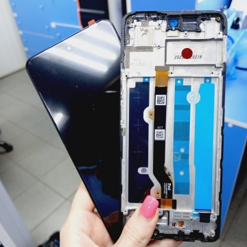 Дисплей Tecno Spark 20 Pro (KJ6) в сборе с тачскрином в рамке (черный) оригинал