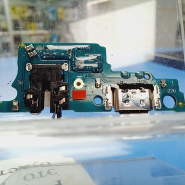 Плата дополнительная Realme C61 (RMX3930) с разъемом зарядки, гарнитуры и микрофоном